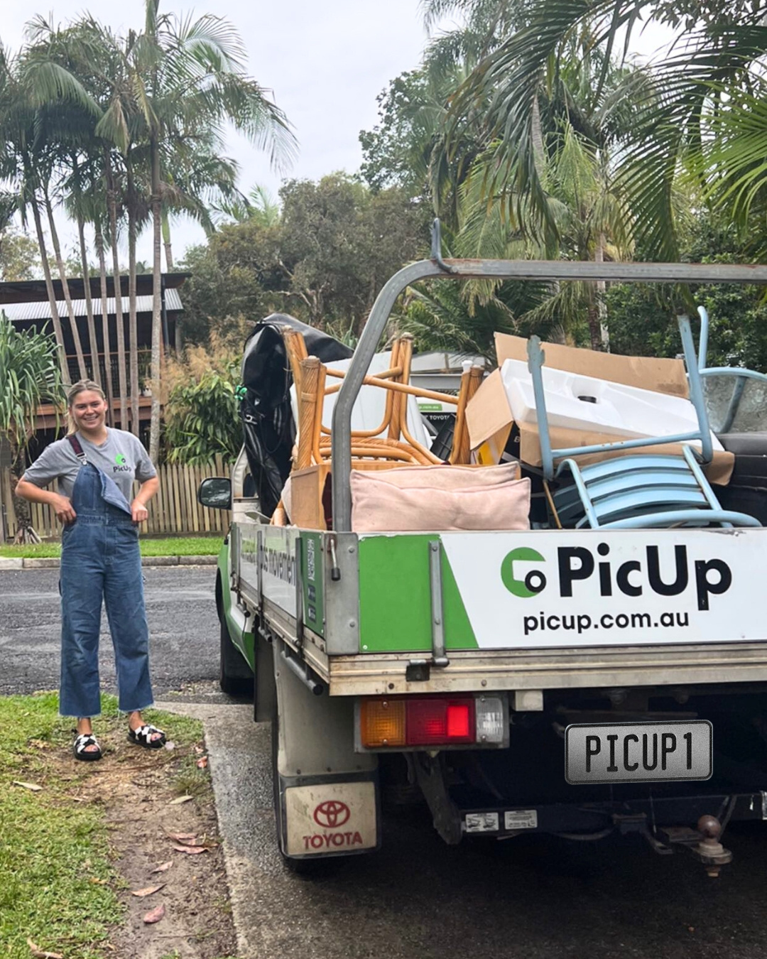 PicUp moving and delivery service on the Gold Coast - professional haulers with van and truck for on-demand moving, delivery, and junk removal services